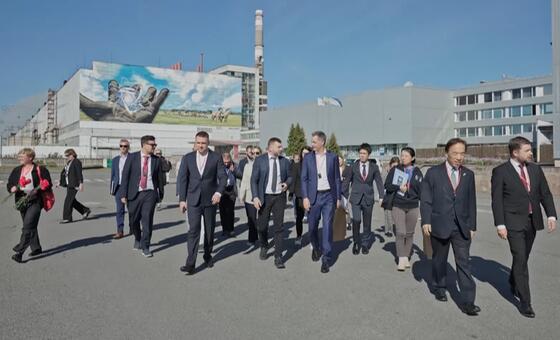 Делегация ПРООН посещает Чернобыльскую АЭС.